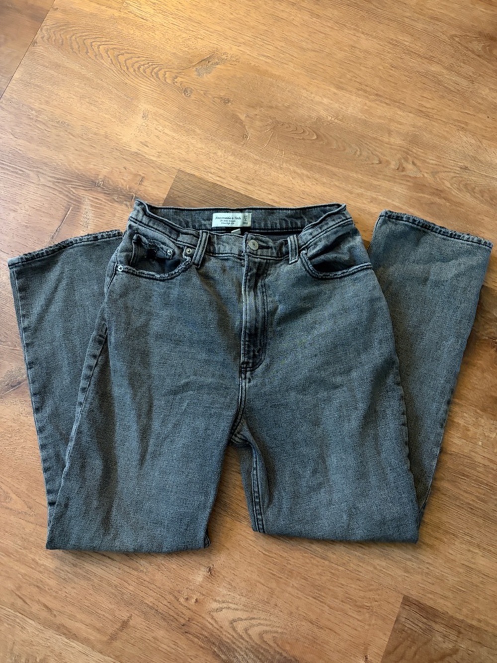 Abercrombie & Fitch Black Wash Ultra High-Rise Ankle Jeans